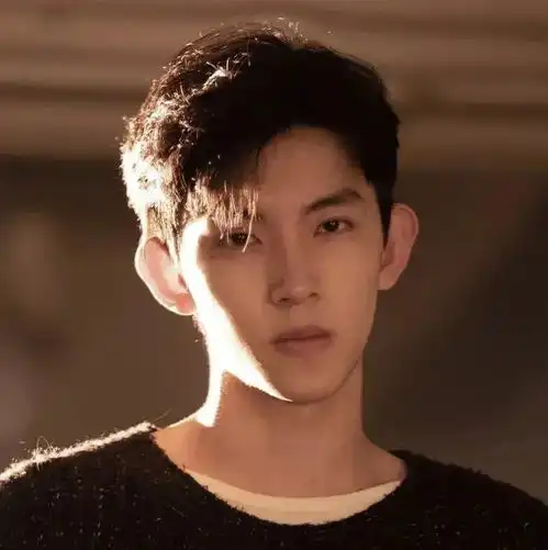 清新多样的男生头像
