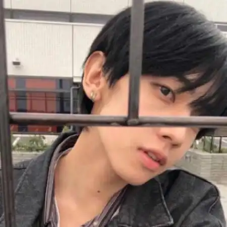 微信头像男生伤心,要走的想留也留不住

