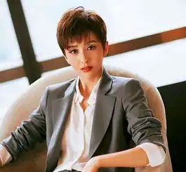 遭背叛后绝地反击,佟丽娅马伊琍活成教科书,网友洪欣请你黑化
