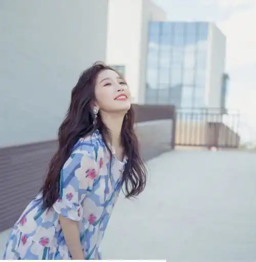 唯一能和虞书欣密切接触的男生,看清照片,小说有了男主脸
