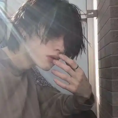 最新好看低调气质高冷男生头像欧美系最新帅气痞帅男生头像
