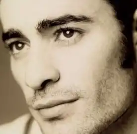 眉毛浓的男人在面相上好不好
