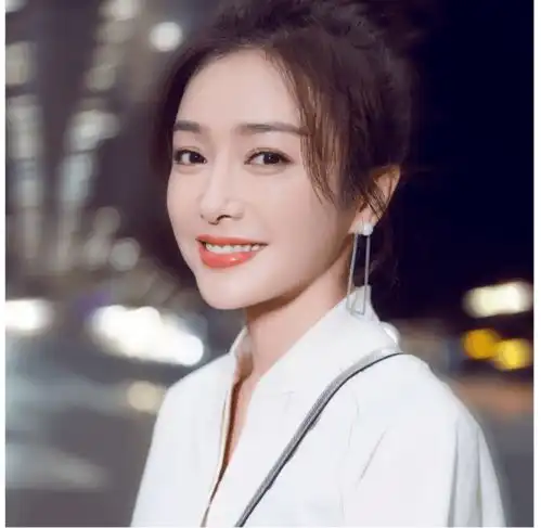 秦岚花钱都删不掉的照片,这对她就够难堪了
