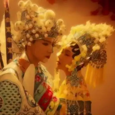 唯美文艺戏子头像男
