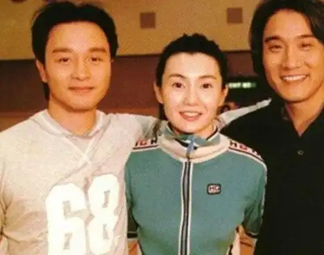 哥哥张国荣的羽毛球情,他曾经许下承诺,去世的最后一年都要打球
