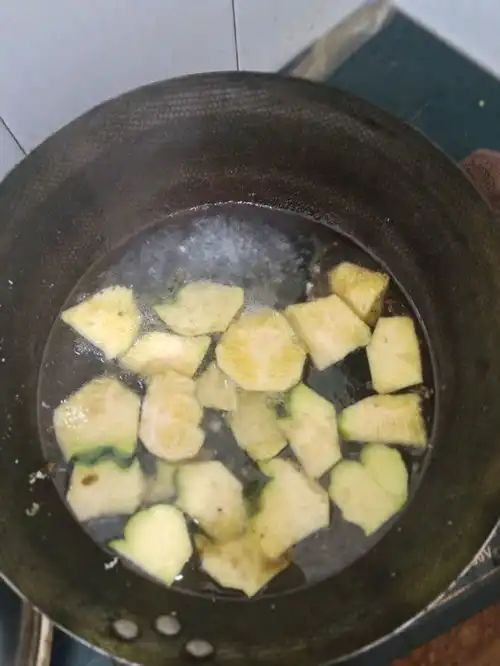 一个老男人的午餐
