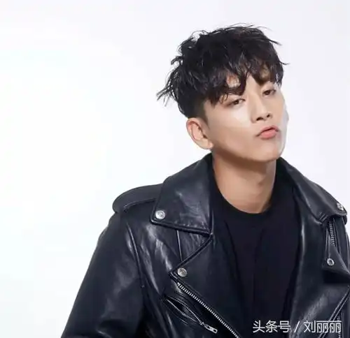 2018最帅气男神发型,非这4种莫属,剪完立马帅
