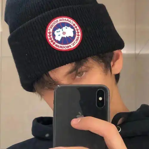 男生头像心中无女人,拔剑自然神
