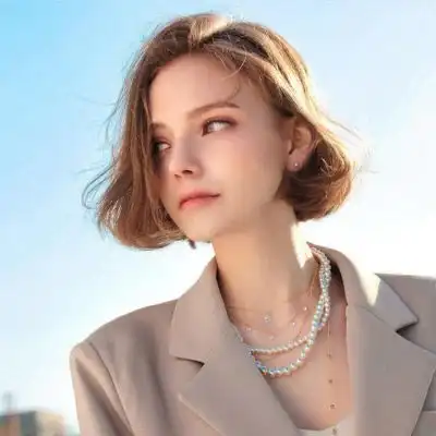 欧美风微信女生头像
