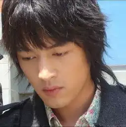 男明星罕见素颜照曝光王力宏吴彦祖现真容
