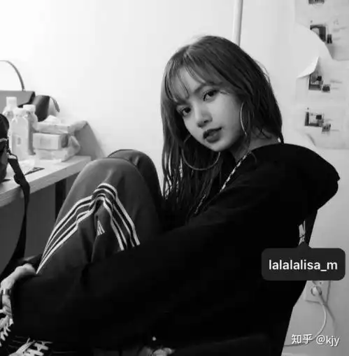 同是韩团被称为人间芭比的lisa和程潇你更吃哪种颜
