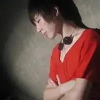 我的网名叫谁陪哥上演这场戏,找个有关这个网名的个人签名,头像,要全套的,急需.........
