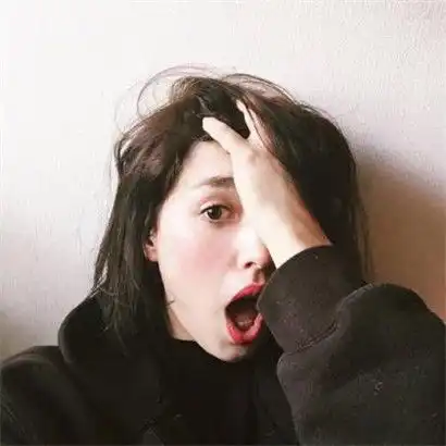 2020好看ins风欧美女生头像,微微的笑了太美丽了
