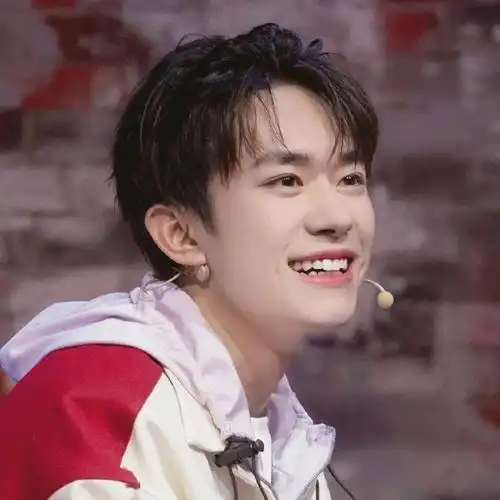 男明星头像最火的亚妮