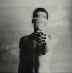 谁有这张图的另外一张类似情侣头像的是个女的短发的
