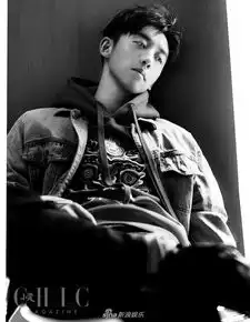 组图郑恺登杂志封面黑白大片尽显质感男人魅力
