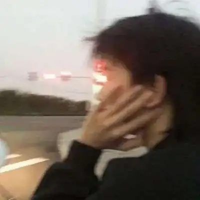 微丧男生头像冷酷帅气侧脸真人遮脸我这个年纪本来就没有快乐可寻了
