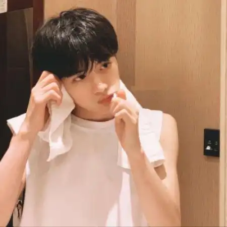 男生真实头像高清,帅自然成就欢喜的人生
