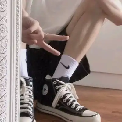 戳赞这组微信头像丨我们各自努力最高处见
