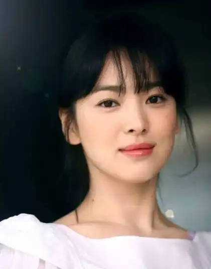 撞脸宋慧乔杜淳和王灿拍孕照,化了妆之后,王灿美到认不出
