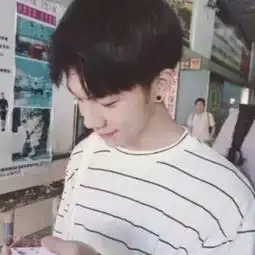 问一下这个是情侣吗如果是有另一张吗
