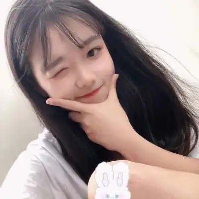 笑得很治愈的女生头像笑的很暖很甜
