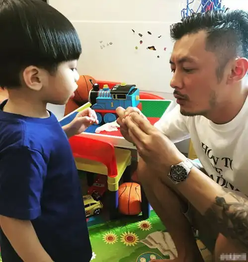 余文乐不是暖爸胜暖爸
