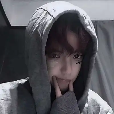 韩国男生最新帅气头像笑并不总意味着快乐
