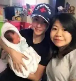 张柏芝三胎儿子生父探班神秘壮男挑逗儿子耐心足,同逛商场气氛好
