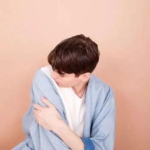 男生头像忘不掉的回忆就记住吧
