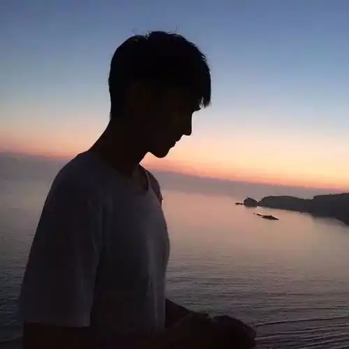 男生道歉,别再回哼三个技巧教你牢牢套住他的心
