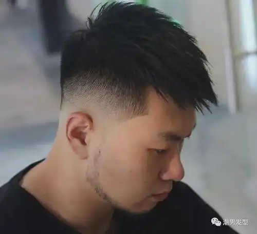 20款潮流男生发型参考,2020下半年发型这样剪真的帅
