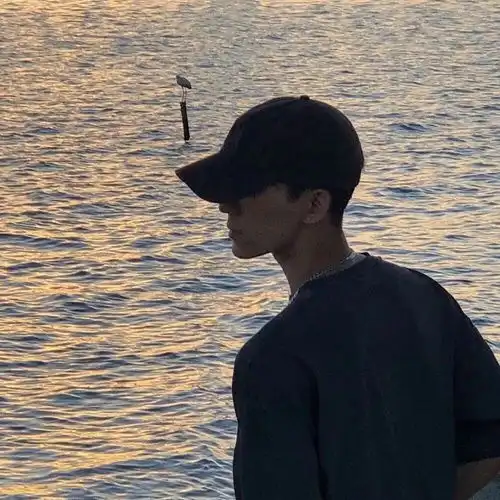 男生头像风吹过我们那页了吗