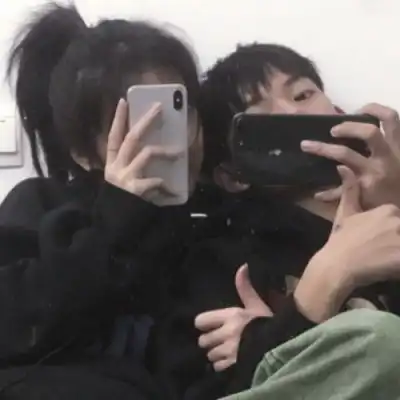 林哲真人一对两张个性情头你像情侣头像我要个性网
