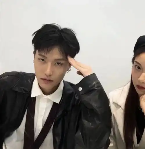 情侣头像男朋友吃醋会有哪些表现
