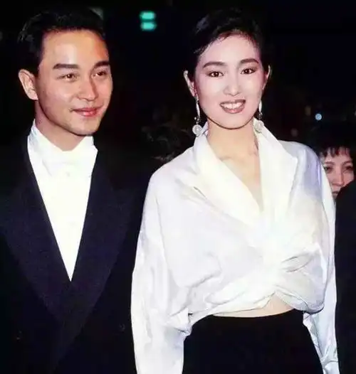 电影花木兰重新定档,却因为演员国籍问题,遭国内有些人抵制
