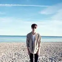 带背景的头像男生微信头像图片大全