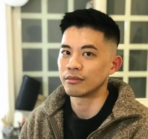 40岁男人,摆脱油腻要从头开始建议剪这3款发型,轻熟帅气
