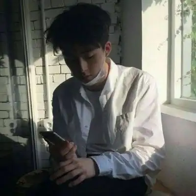 冷酷帅气男头一个人的冷酷仙境
