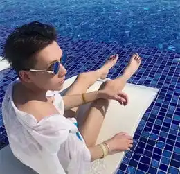 至尊版.渣男.头像我和她没什么的,只是普通朋友
