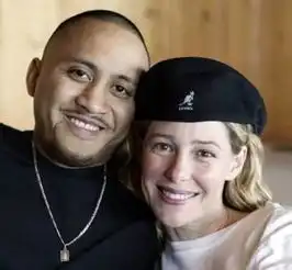 12岁六年级男生惨遭老师性侵,之后21年两人上演一幕幕狗血剧情
