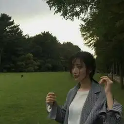 港风复古女生头像朦胧美
