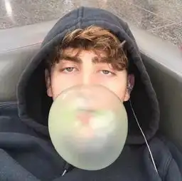 头像话怎么说都矫情,爱怎么谈都虐心
