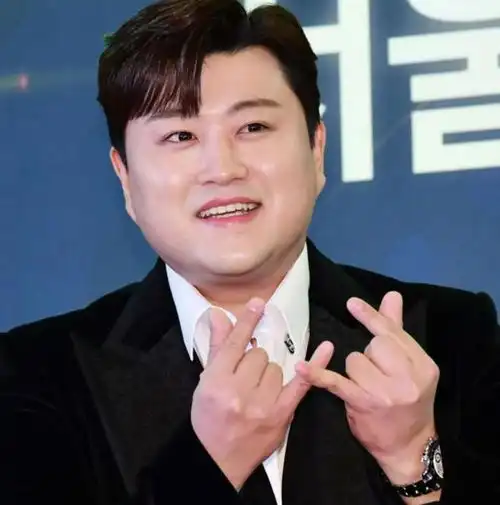 韩国男星抱怨生活艰辛,却出入高端酒吧,开豪华汽车,请昂贵律师
