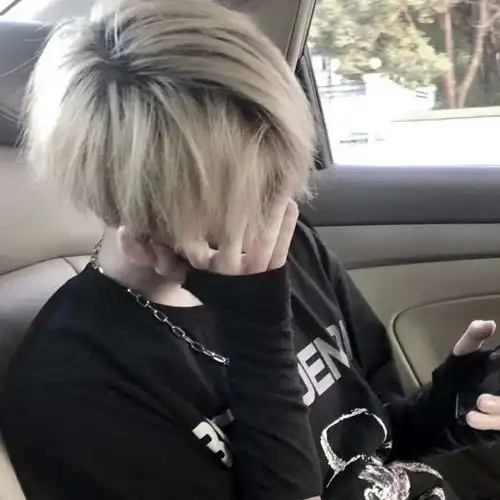 最潮流最有范超酷男生头像,与众不同的男生
