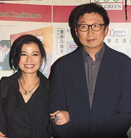 成龙为她背叛妻子,张曼玉是她闺密,张国荣对她赞不绝口她却为夫守寡13年
