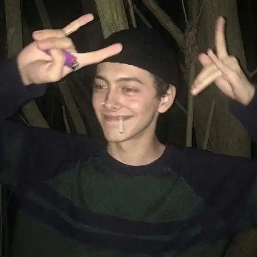 各类风格无敌好看的男生头像
