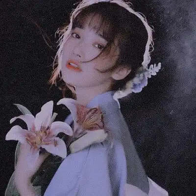 一眼万年的温柔女生头像
