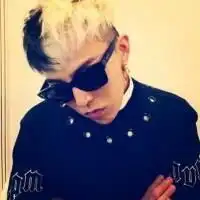 新生代清新男生头像
