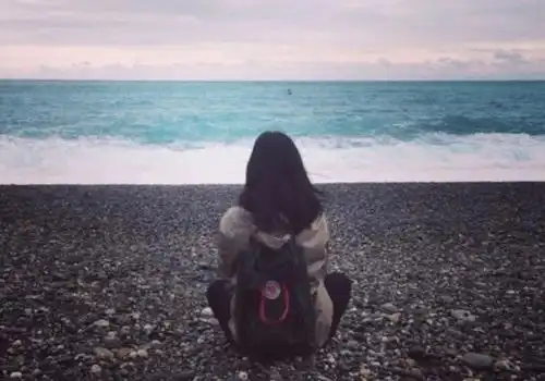 一个男生不爱你的时候,最狠的做法不是删除或者拉黑,而是这4个字
